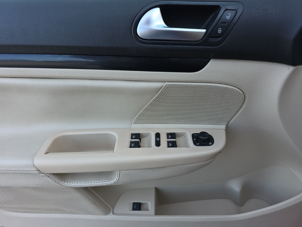 Volkswagen Jetta SportWagen 4dr Auto SE w/Sunroof PZEV 2014