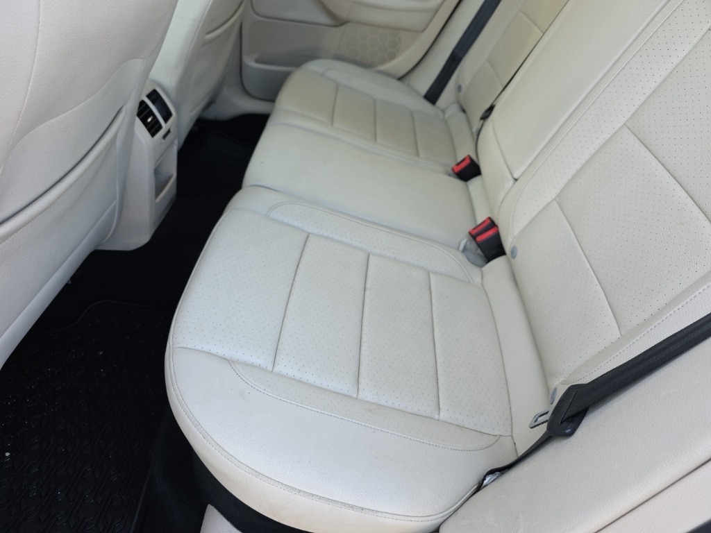 Volkswagen Jetta SportWagen 4dr Auto SE w/Sunroof PZEV 2014