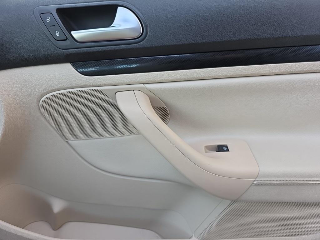 Volkswagen Jetta SportWagen 4dr Auto SE w/Sunroof PZEV 2014