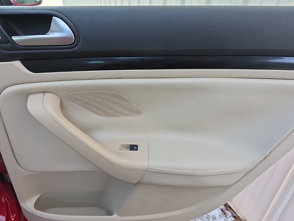 Volkswagen Jetta SportWagen 4dr Auto SE w/Sunroof PZEV 2014