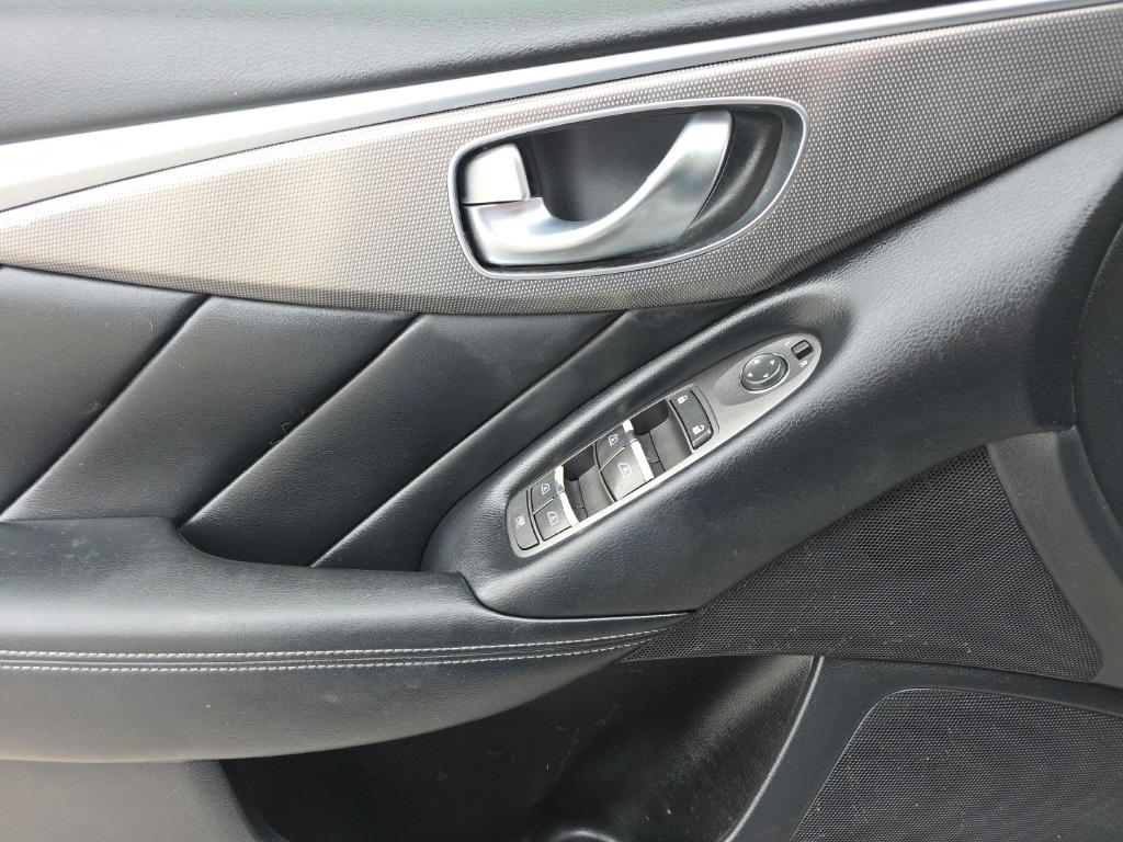 Infiniti Q50 4dr Sdn Premium RWD 2015