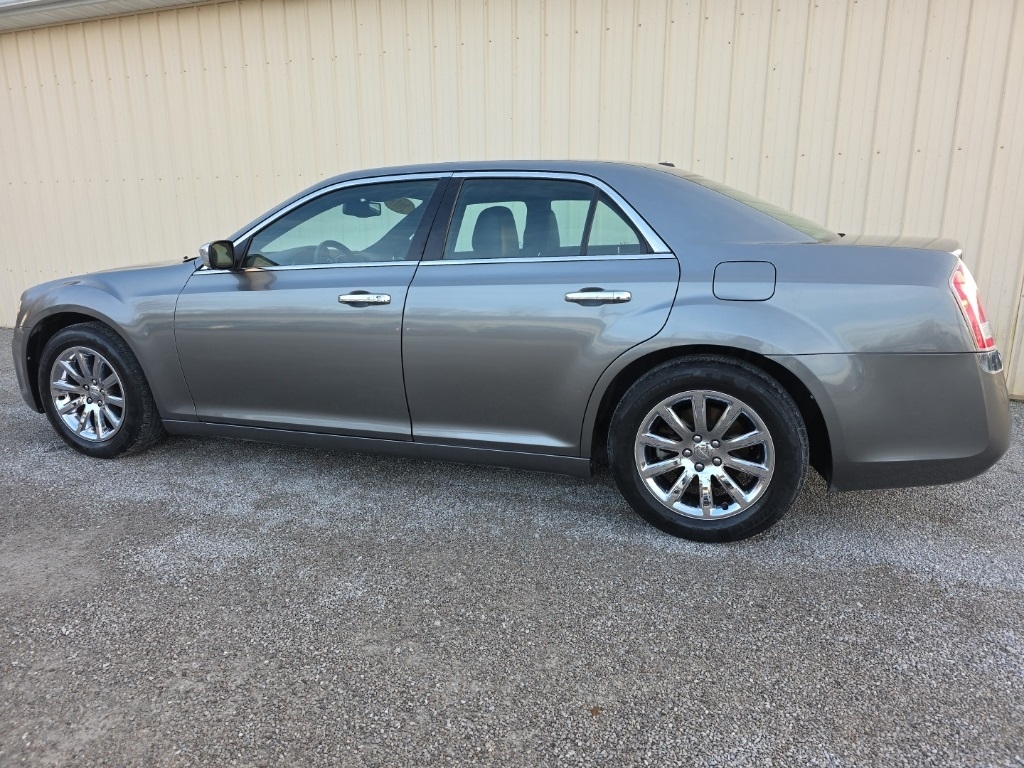 Chrysler 300 4dr Sdn Limited RWD 2011