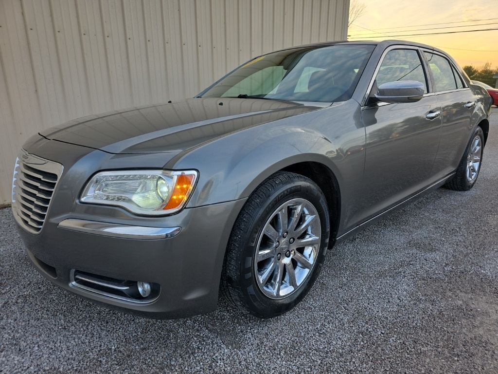 Chrysler 300 4dr Sdn Limited RWD 2011