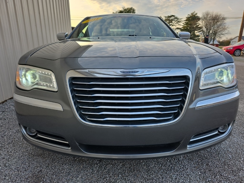 Chrysler 300 4dr Sdn Limited RWD 2011