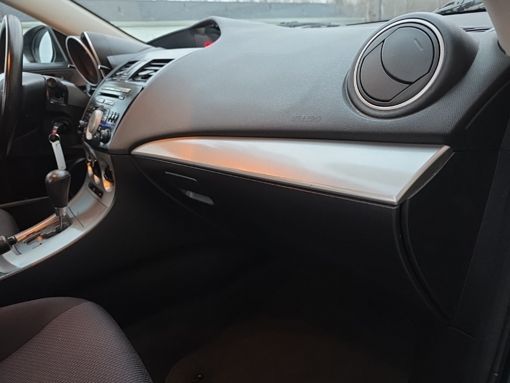 Mazda MAZDA3 4dr Sdn Auto i Touring 2011