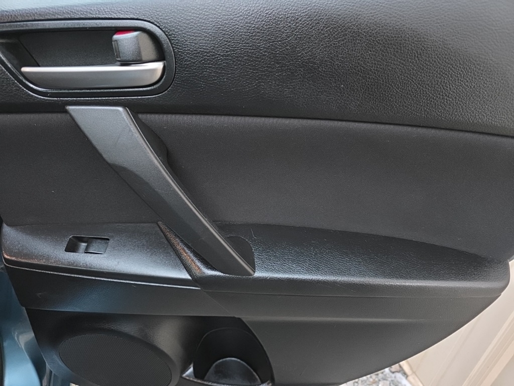 Mazda MAZDA3 4dr Sdn Auto i Touring 2011