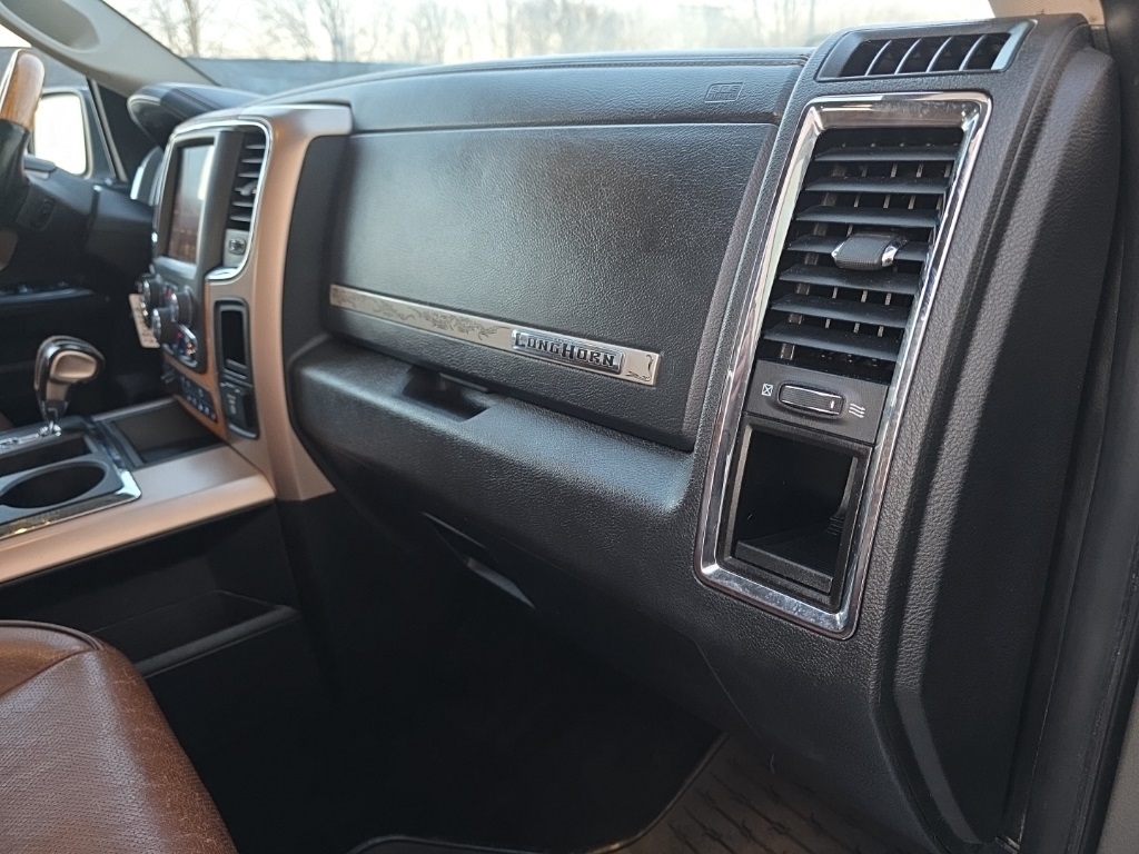 RAM 1500 4WD Crew Cab 140.5" Laramie Longhorn 2013