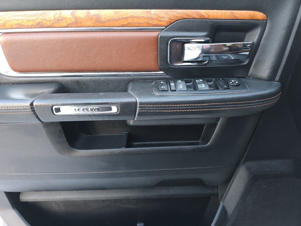 RAM 1500 4WD Crew Cab 140.5" Laramie Longhorn 2013