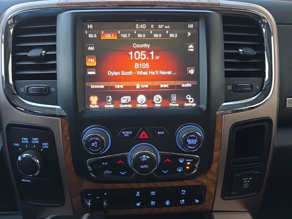 RAM 1500 4WD Crew Cab 140.5" Laramie Longhorn 2013