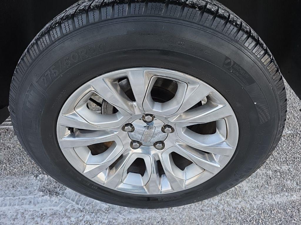 RAM 1500 4WD Crew Cab 140.5" Laramie Longhorn 2013