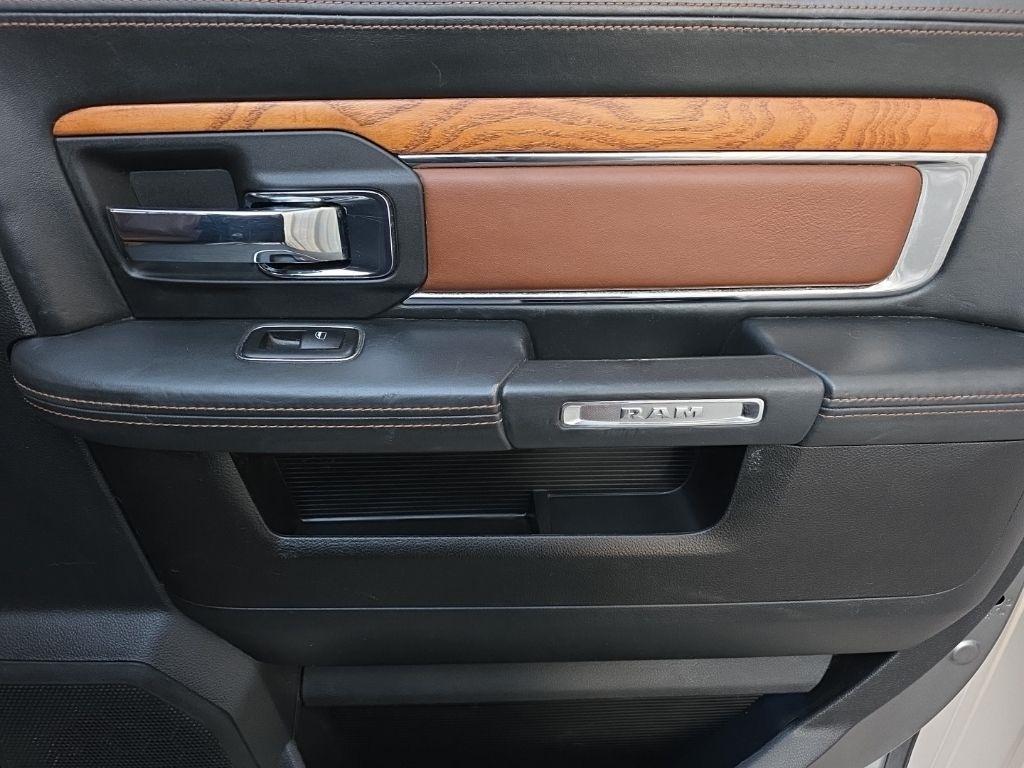 RAM 1500 4WD Crew Cab 140.5" Laramie Longhorn 2013