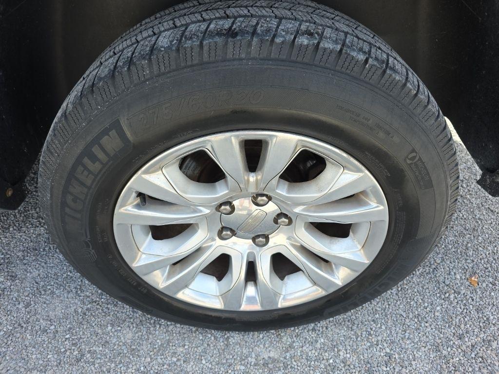 RAM 1500 4WD Crew Cab 140.5" Laramie Longhorn 2013