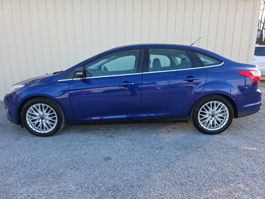 Ford Focus 4dr Sdn SEL 2012