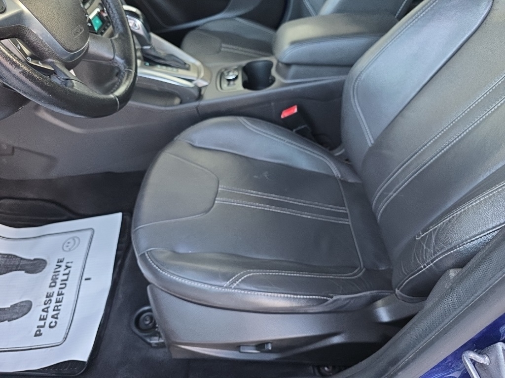 Ford Focus 4dr Sdn SEL 2012