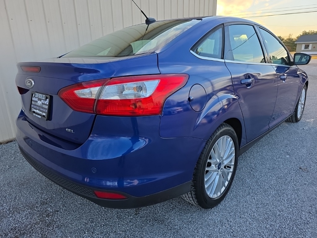 Ford Focus 4dr Sdn SEL 2012