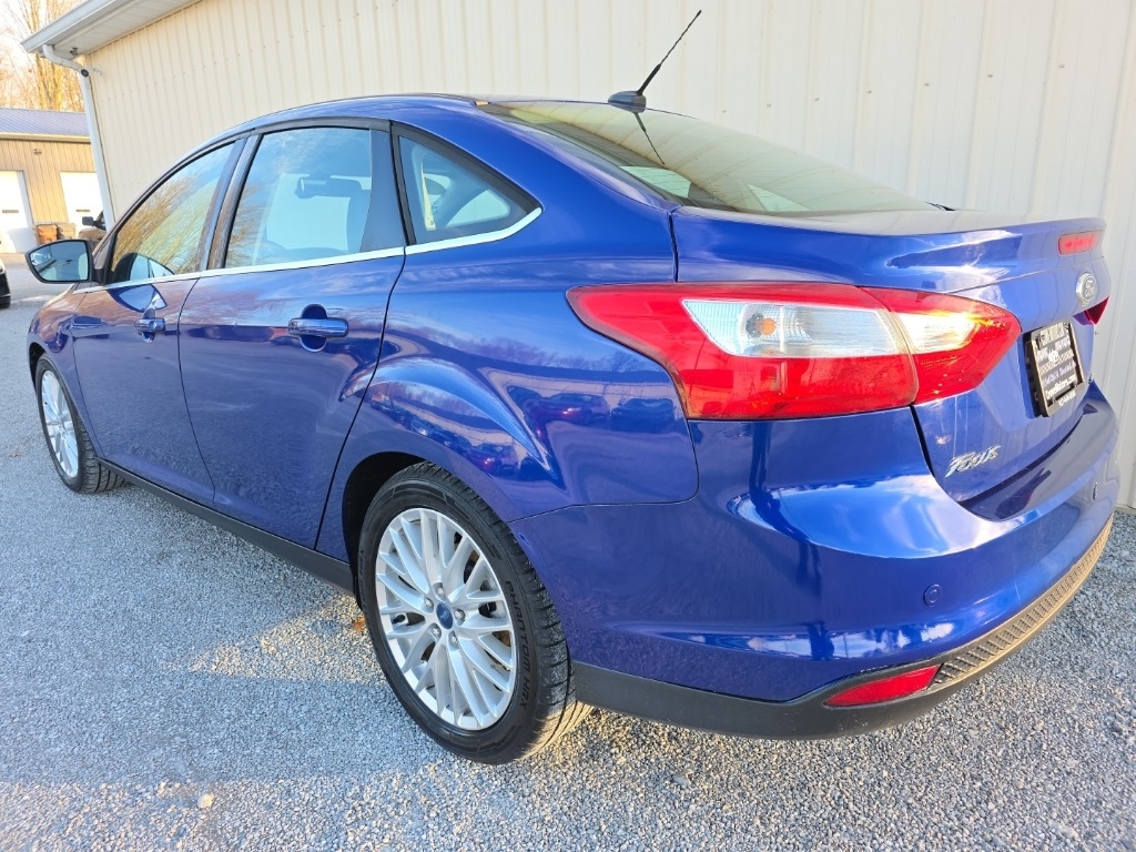 Ford Focus 4dr Sdn SEL 2012