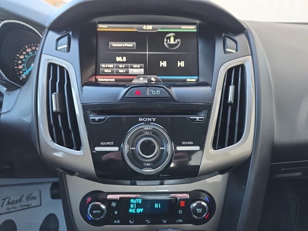 Ford Focus 4dr Sdn SEL 2012