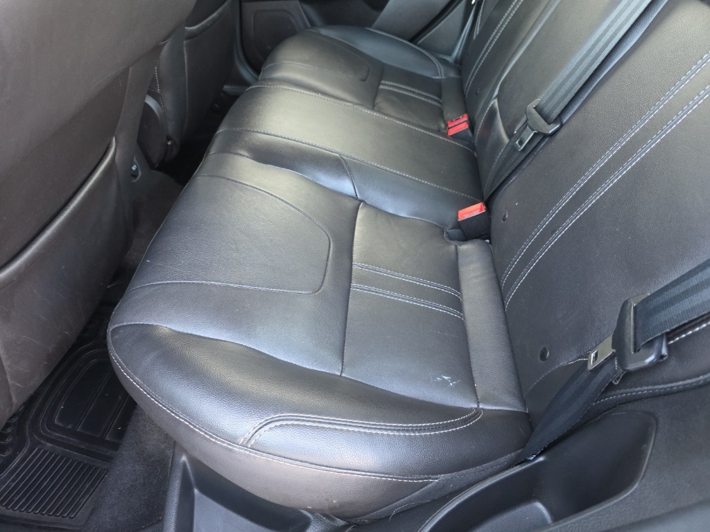 Ford Focus 4dr Sdn SEL 2012