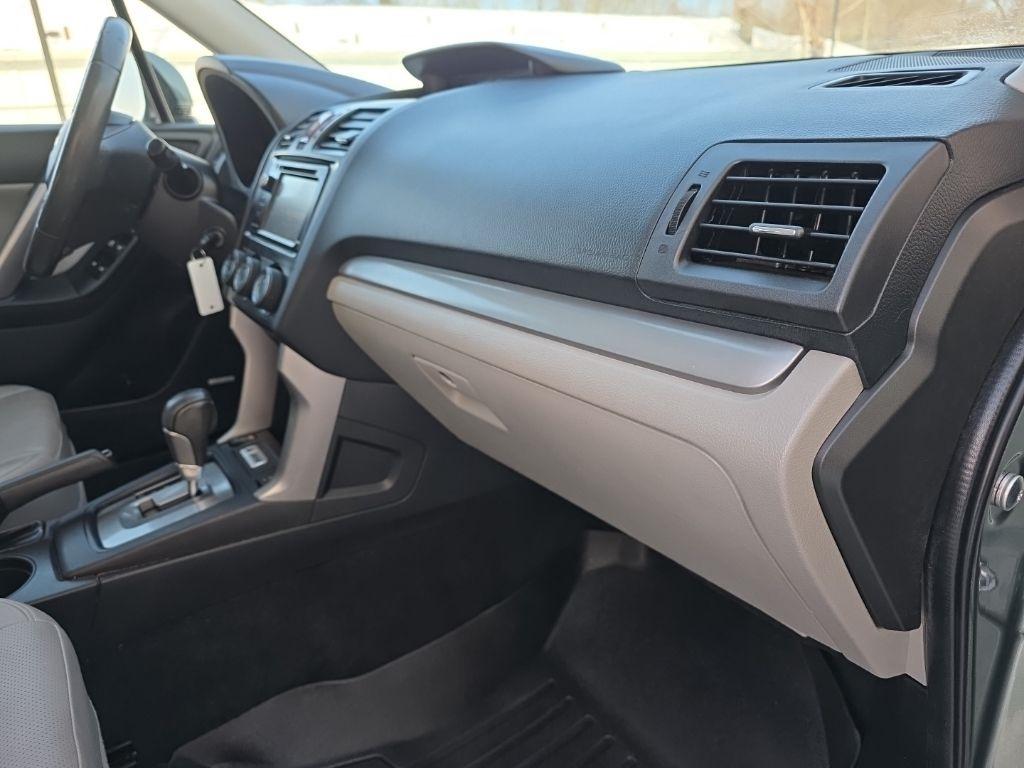 Subaru Forester 4dr CVT 2.5i Limited PZEV 2015