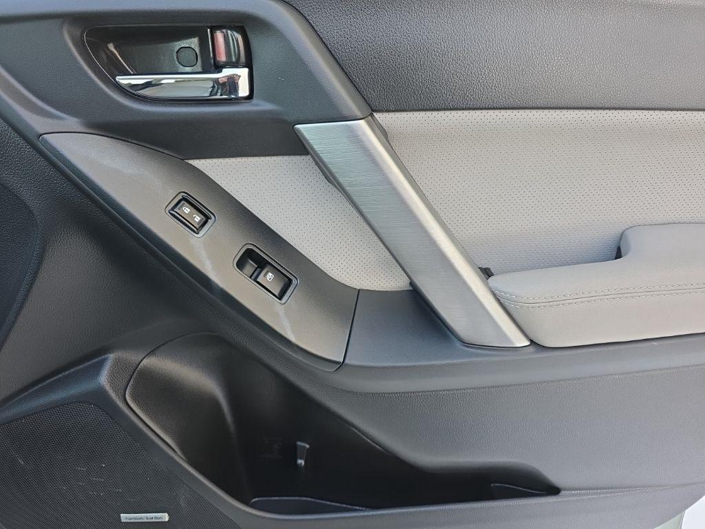 Subaru Forester 4dr CVT 2.5i Limited PZEV 2015