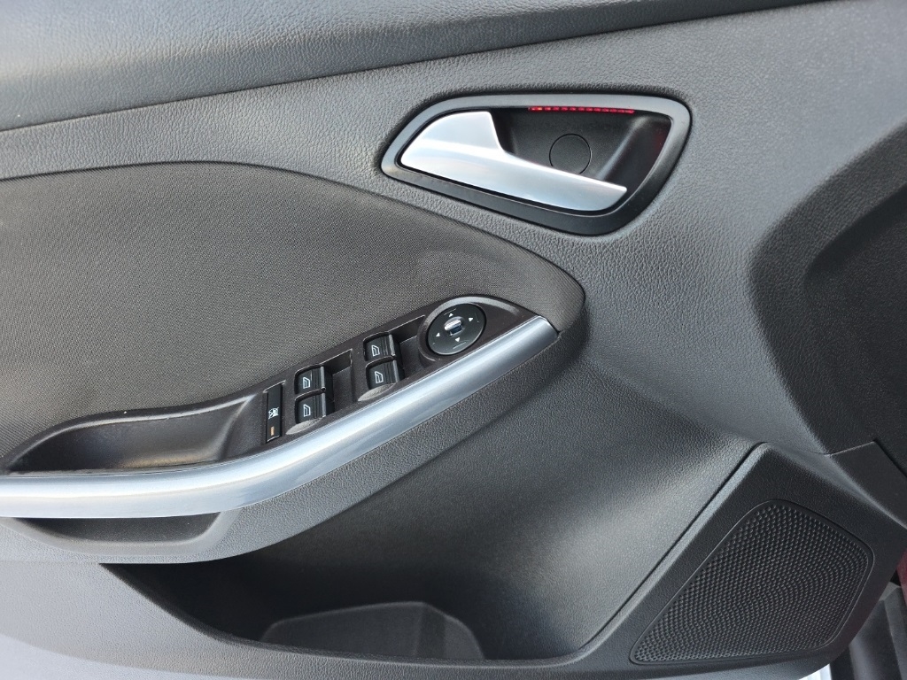 Ford Focus 5dr HB Titanium 2013