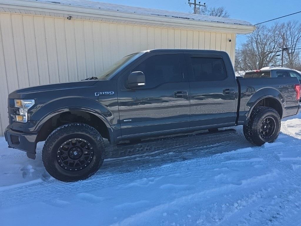 Ford F-150 4WD SuperCrew 145" Lariat 2016