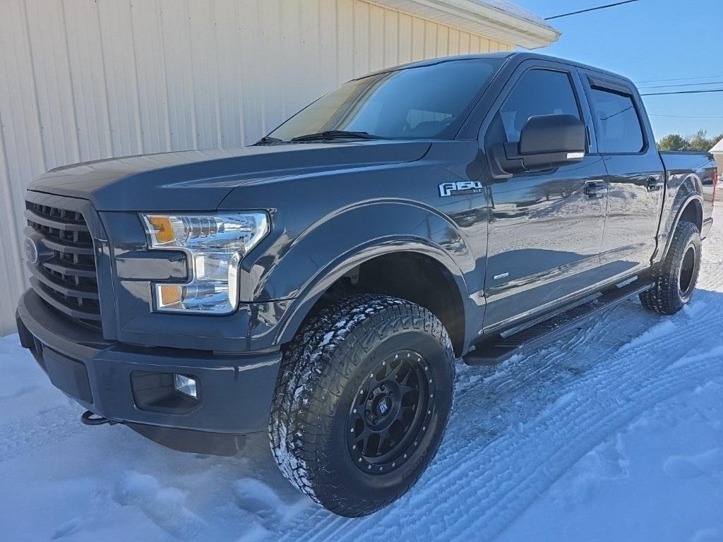 Ford F-150 4WD SuperCrew 145" Lariat 2016
