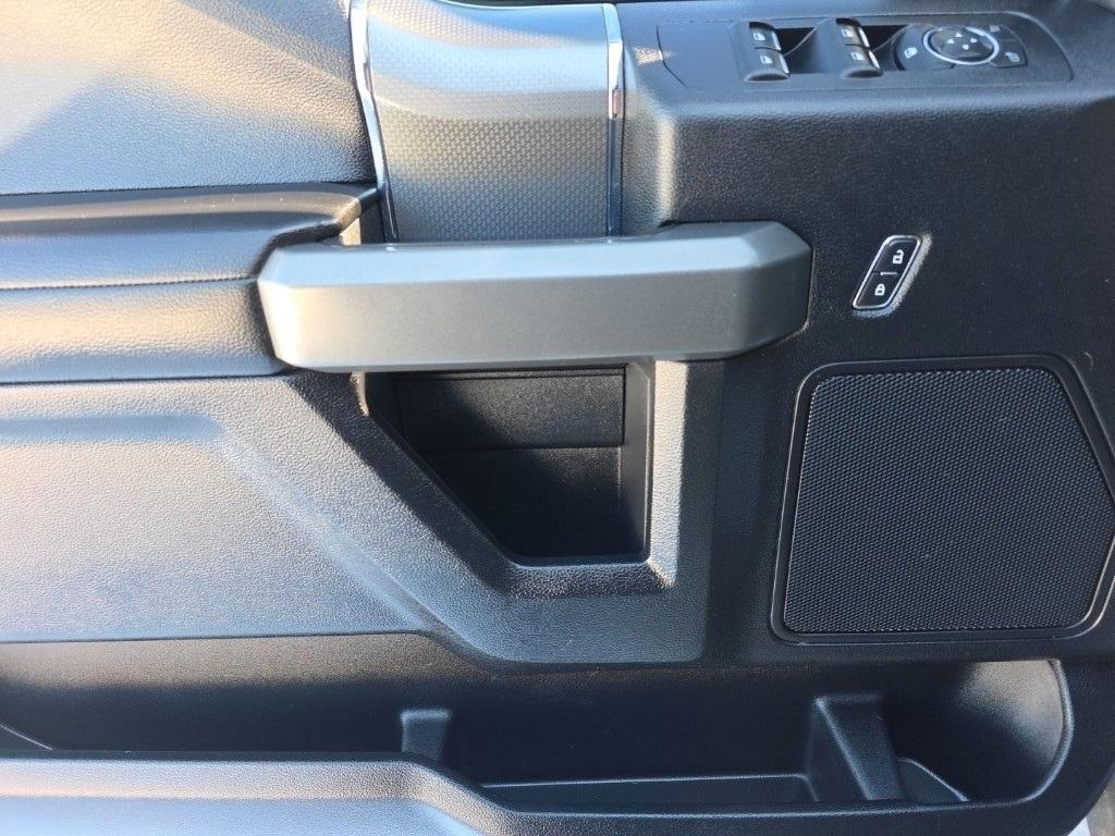 Ford F-150 4WD SuperCrew 145" Lariat 2016