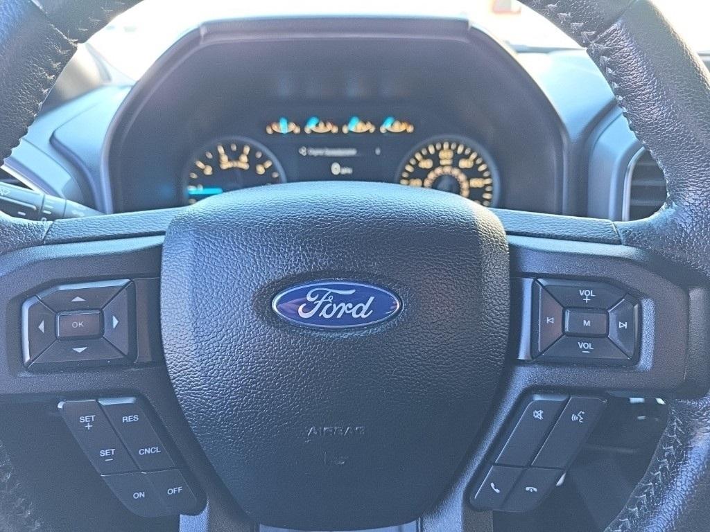 Ford F-150 4WD SuperCrew 145" Lariat 2016