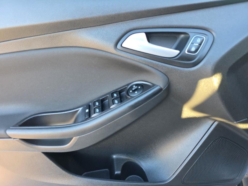 Ford Focus SE Sedan 2017