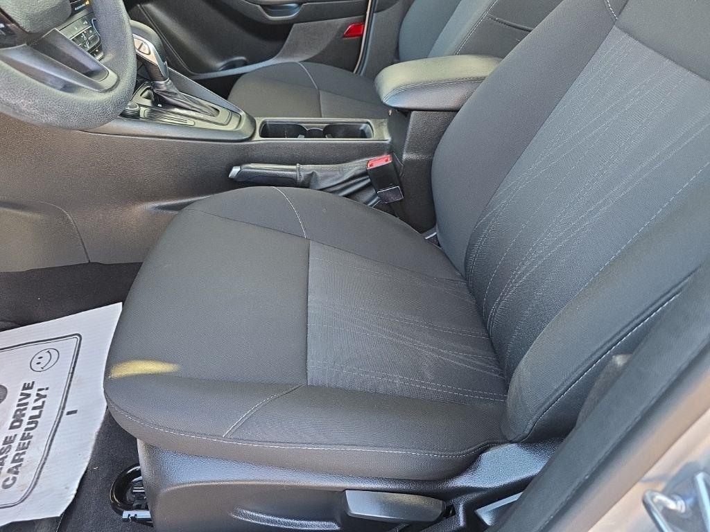 Ford Focus SE Sedan 2017