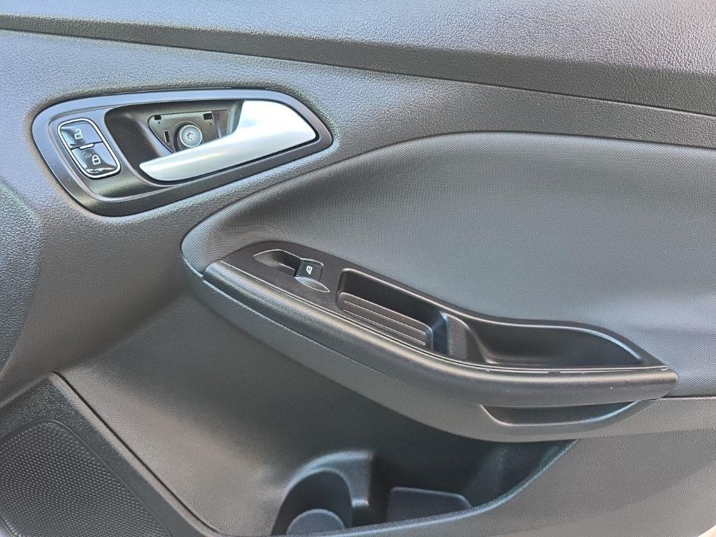 Ford Focus SE Sedan 2017