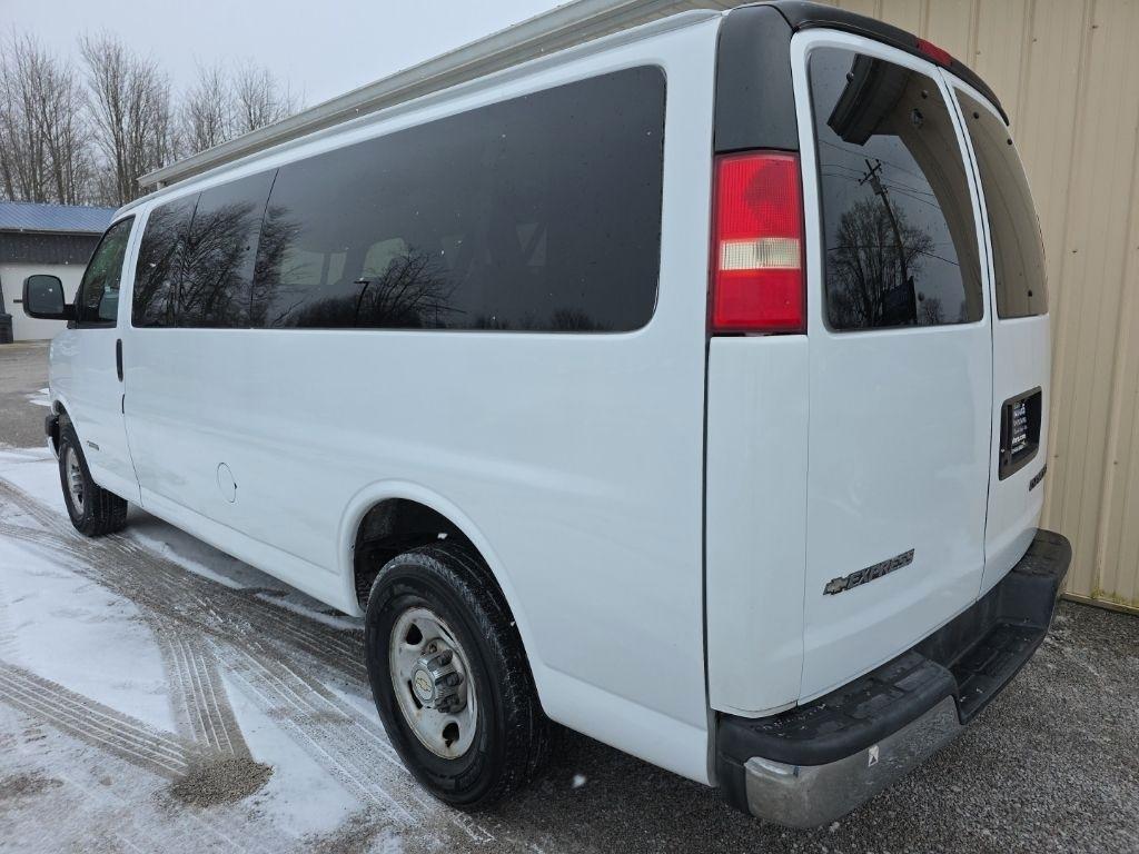 Chevrolet Express Passenger 3500 155" WB RWD 2006