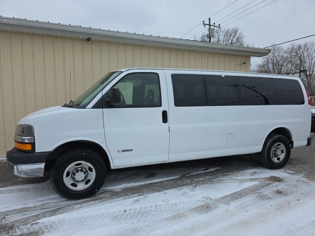 Chevrolet Express Passenger 3500 155" WB RWD 2006