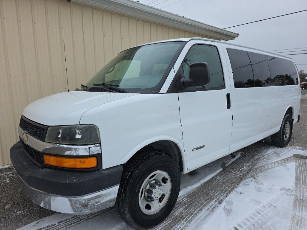 Chevrolet Express Passenger 3500 155" WB RWD 2006