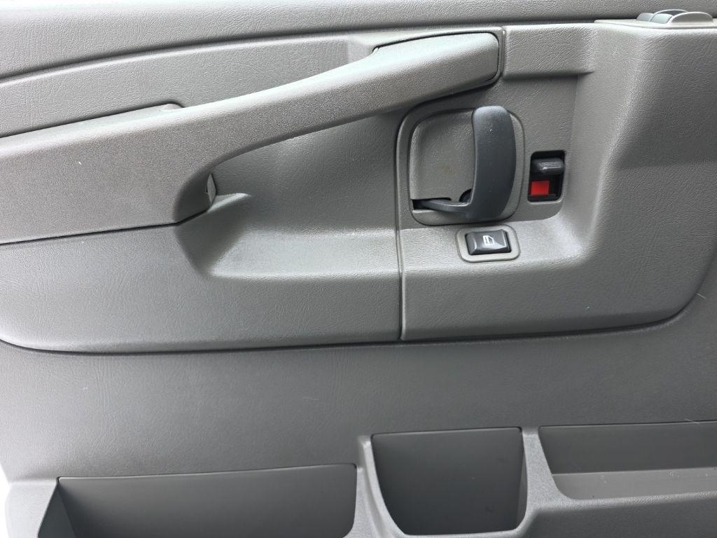 Chevrolet Express Passenger 3500 155" WB RWD 2006