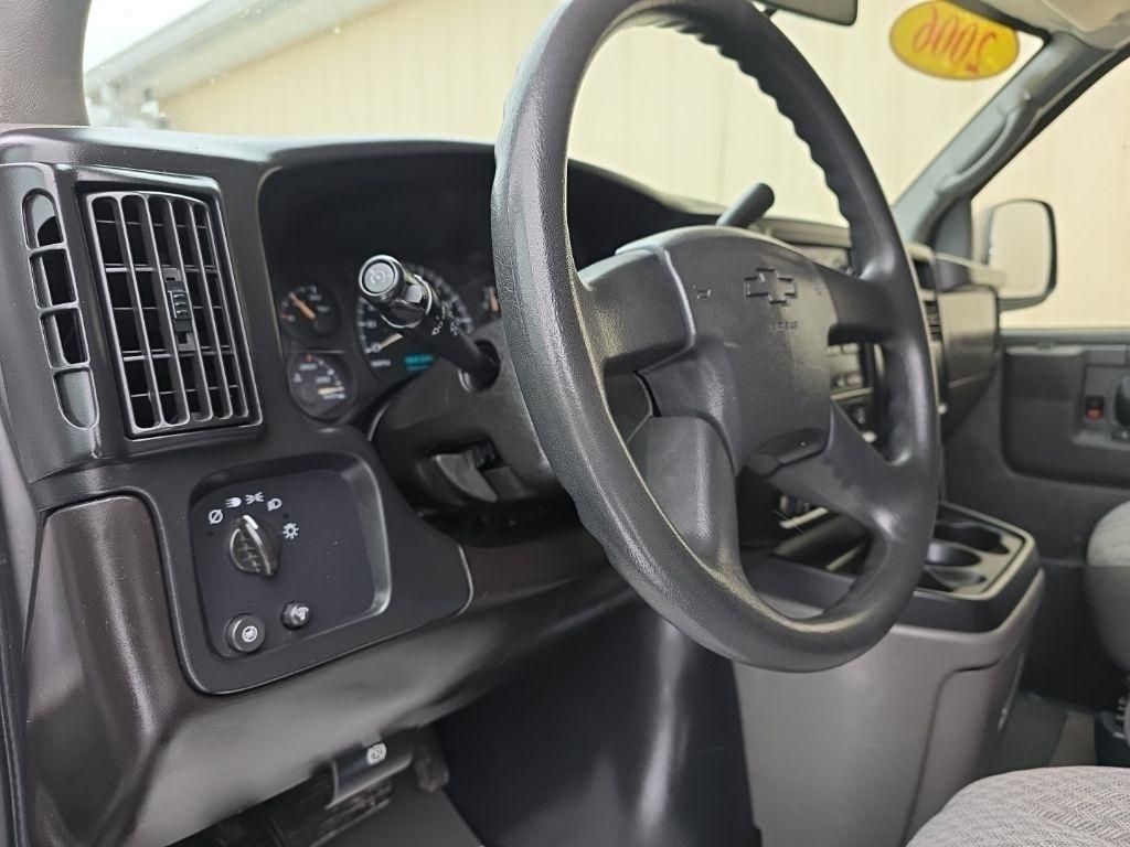 Chevrolet Express Passenger 3500 155" WB RWD 2006