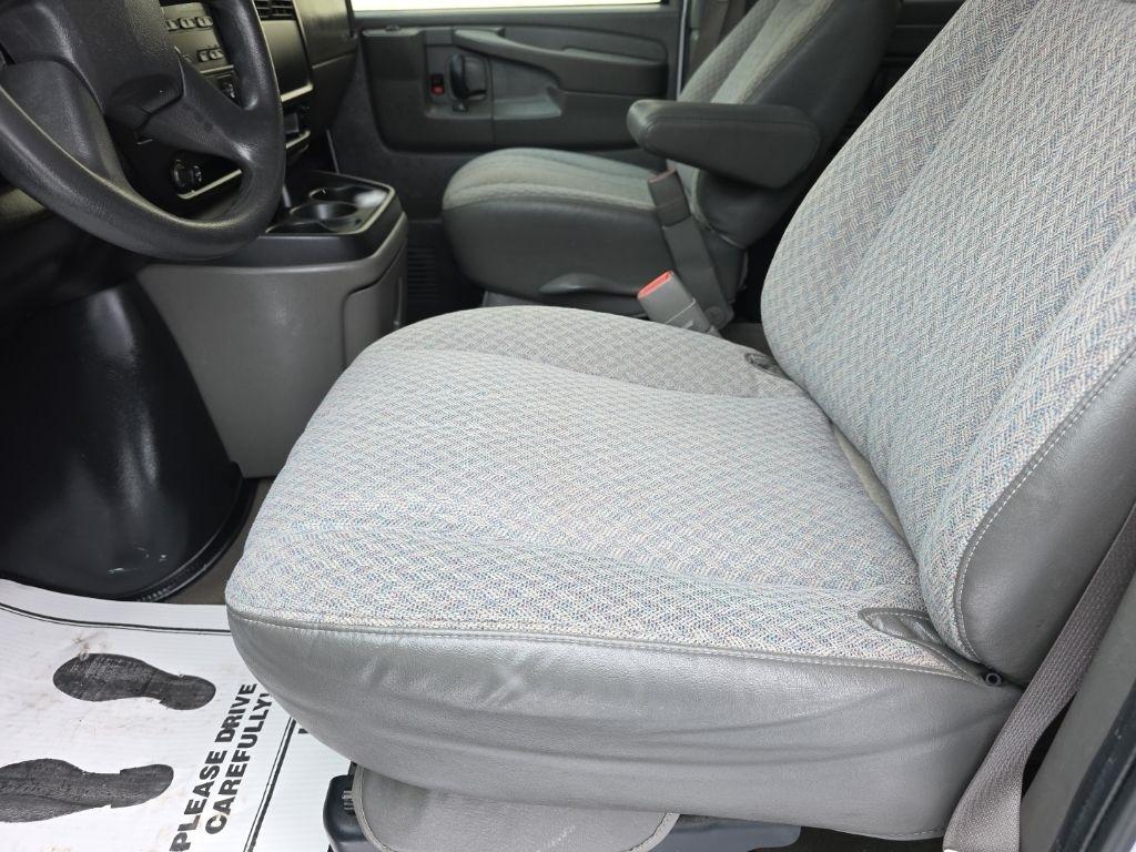 Chevrolet Express Passenger 3500 155" WB RWD 2006