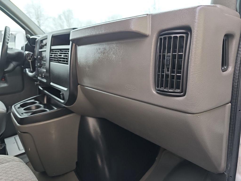 Chevrolet Express Passenger 3500 155" WB RWD 2006