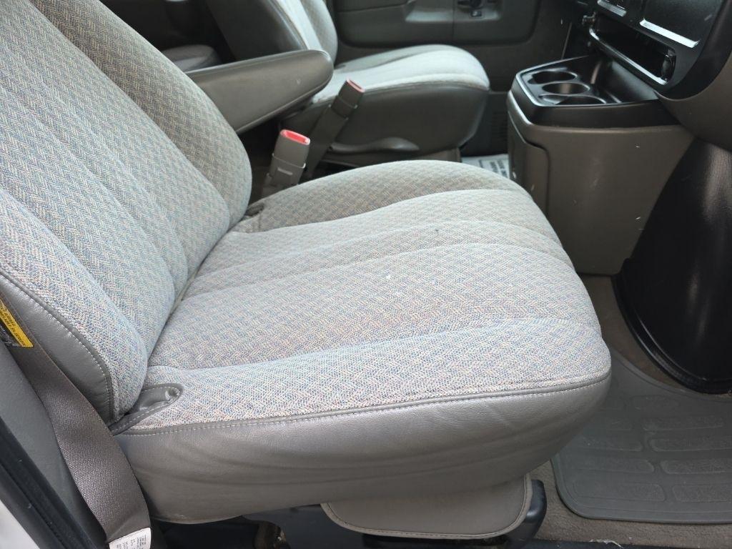 Chevrolet Express Passenger 3500 155" WB RWD 2006