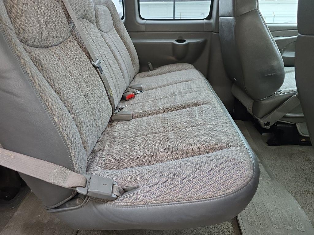 Chevrolet Express Passenger 3500 155" WB RWD 2006