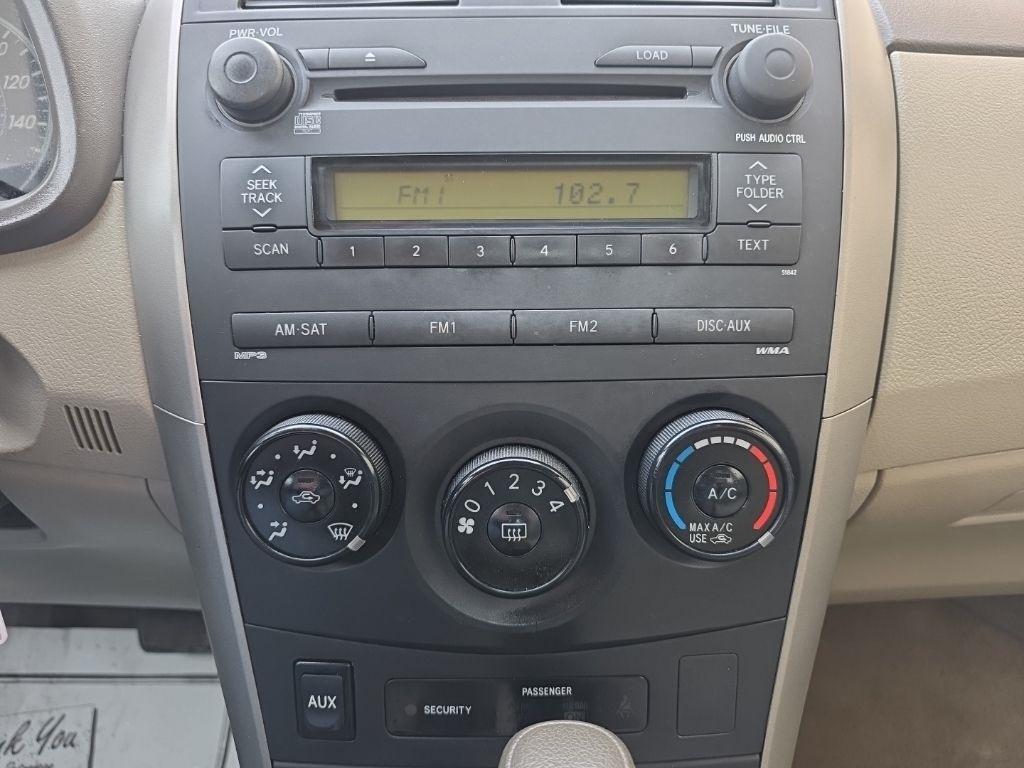 Toyota Corolla 4dr Sdn LE Auto 2009