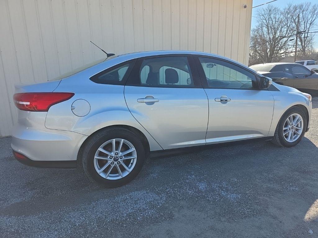 Ford Focus SE Sedan 2017