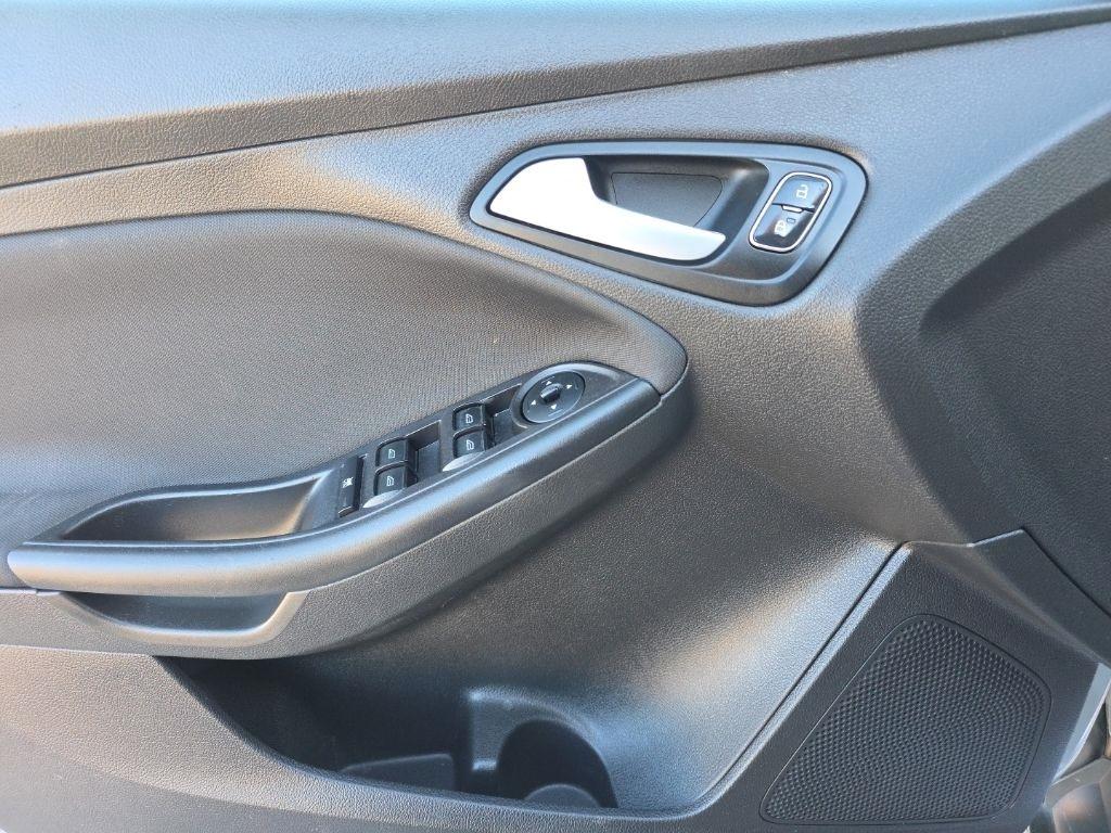 Ford Focus SE Sedan 2017