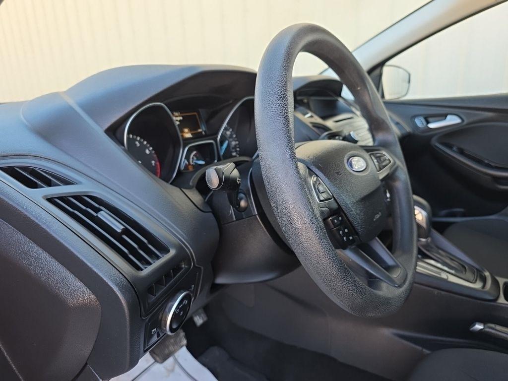 Ford Focus SE Sedan 2017