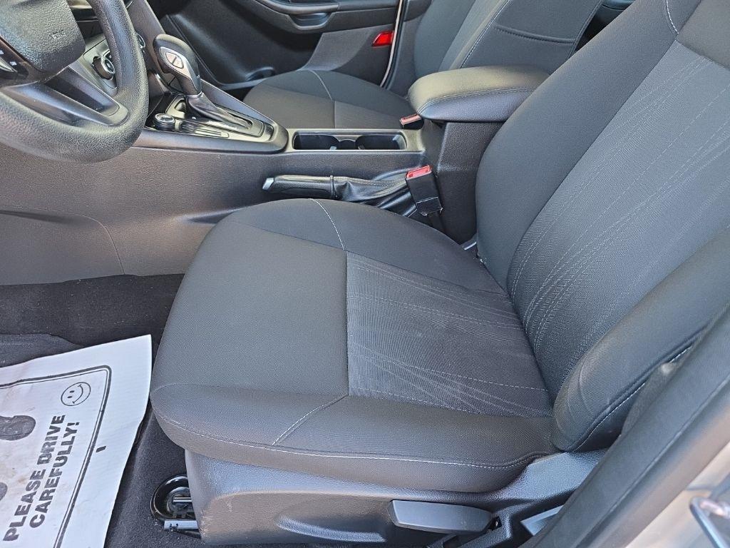 Ford Focus SE Sedan 2017