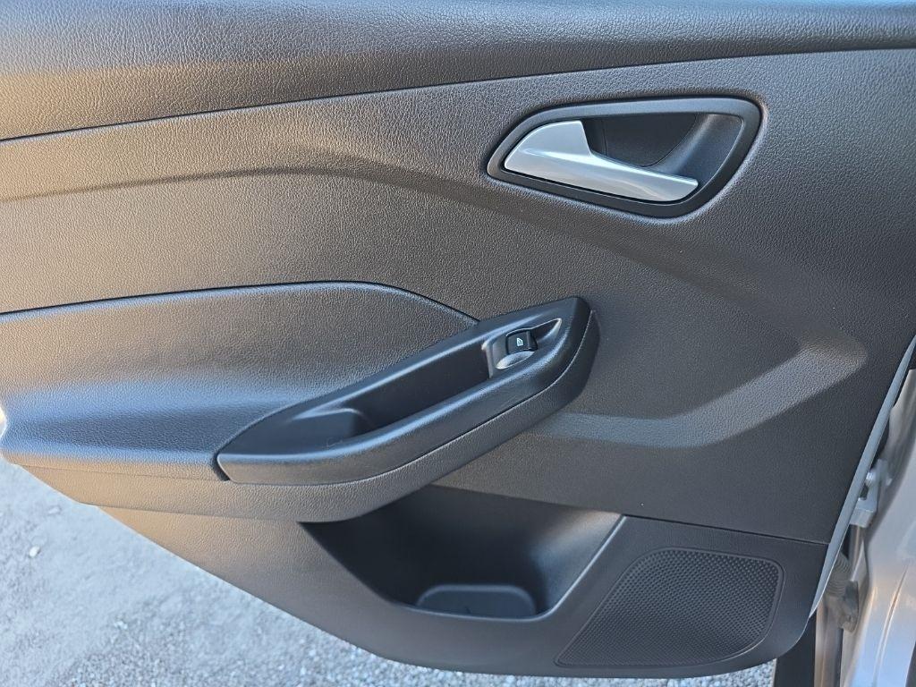 Ford Focus SE Sedan 2017