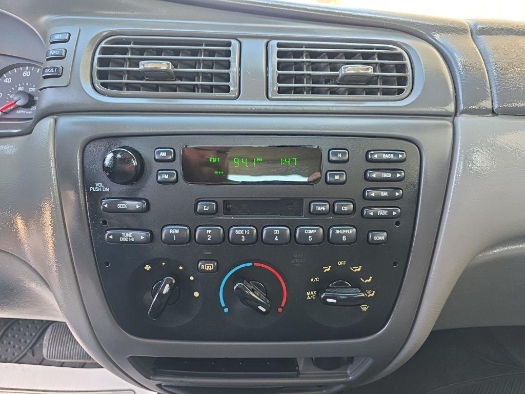 Ford Taurus 4dr Sdn SE 2005