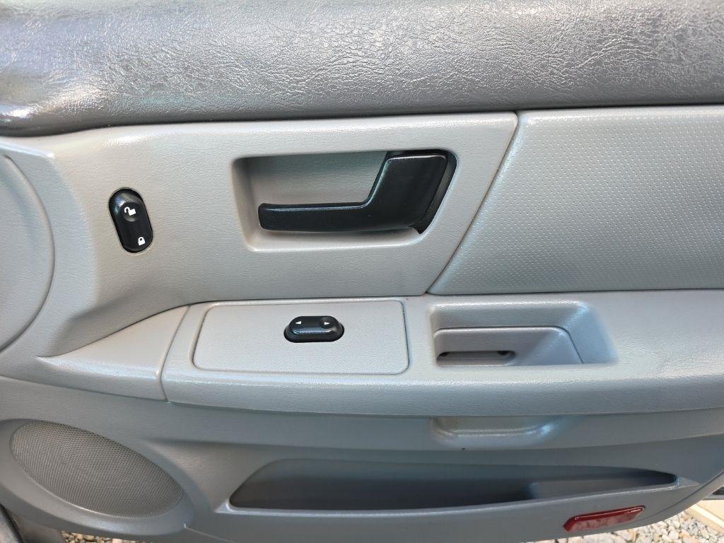 Ford Taurus 4dr Sdn SE 2005