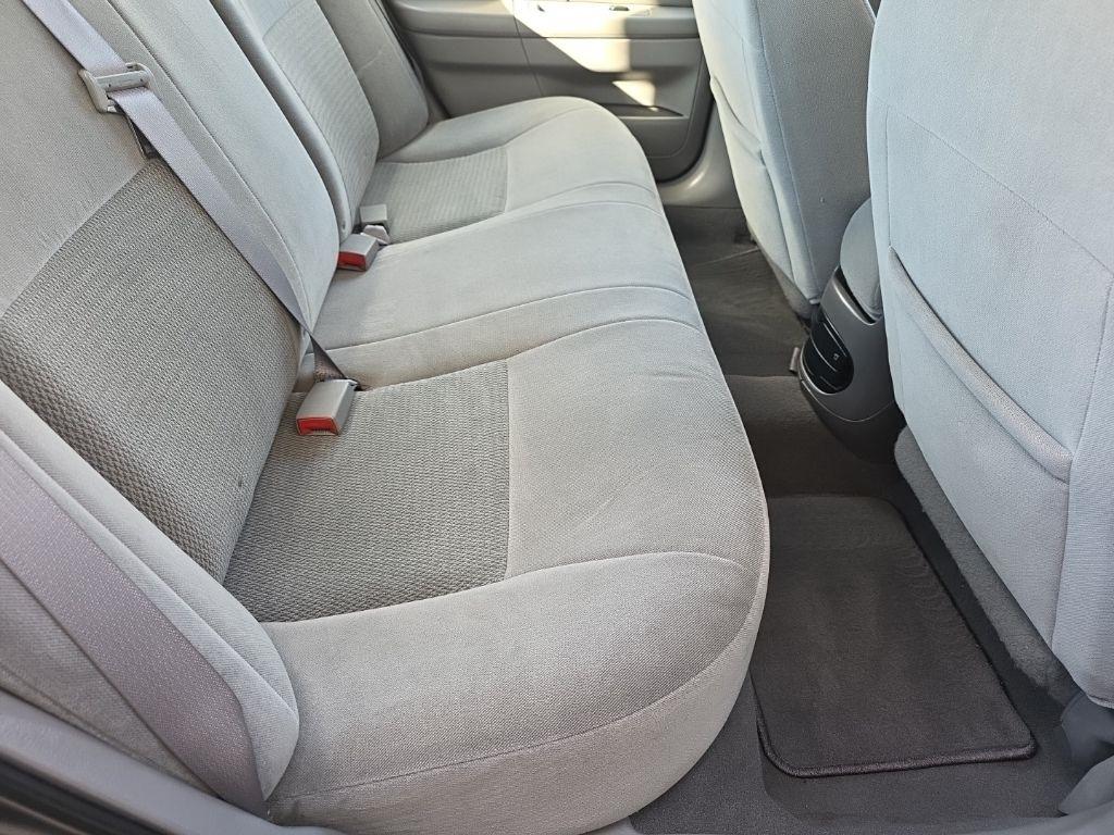 Ford Taurus 4dr Sdn SE 2005